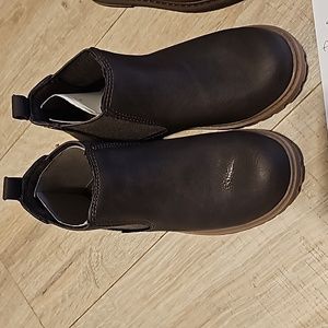 Boys boots
